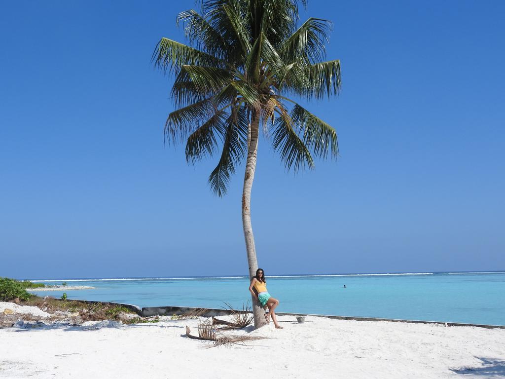Natural Surf House Hostel Himmafushi Exterior photo