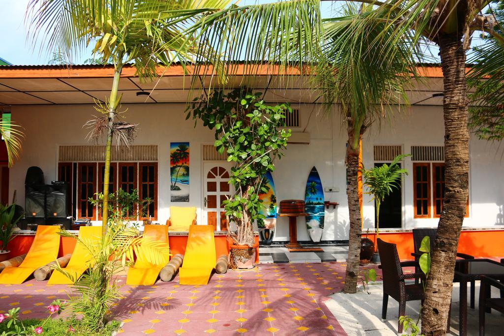 Natural Surf House Hostel Himmafushi Exterior photo