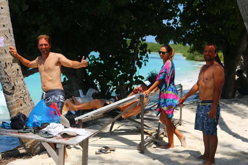 Natural Surf House Hostel Himmafushi Exterior photo